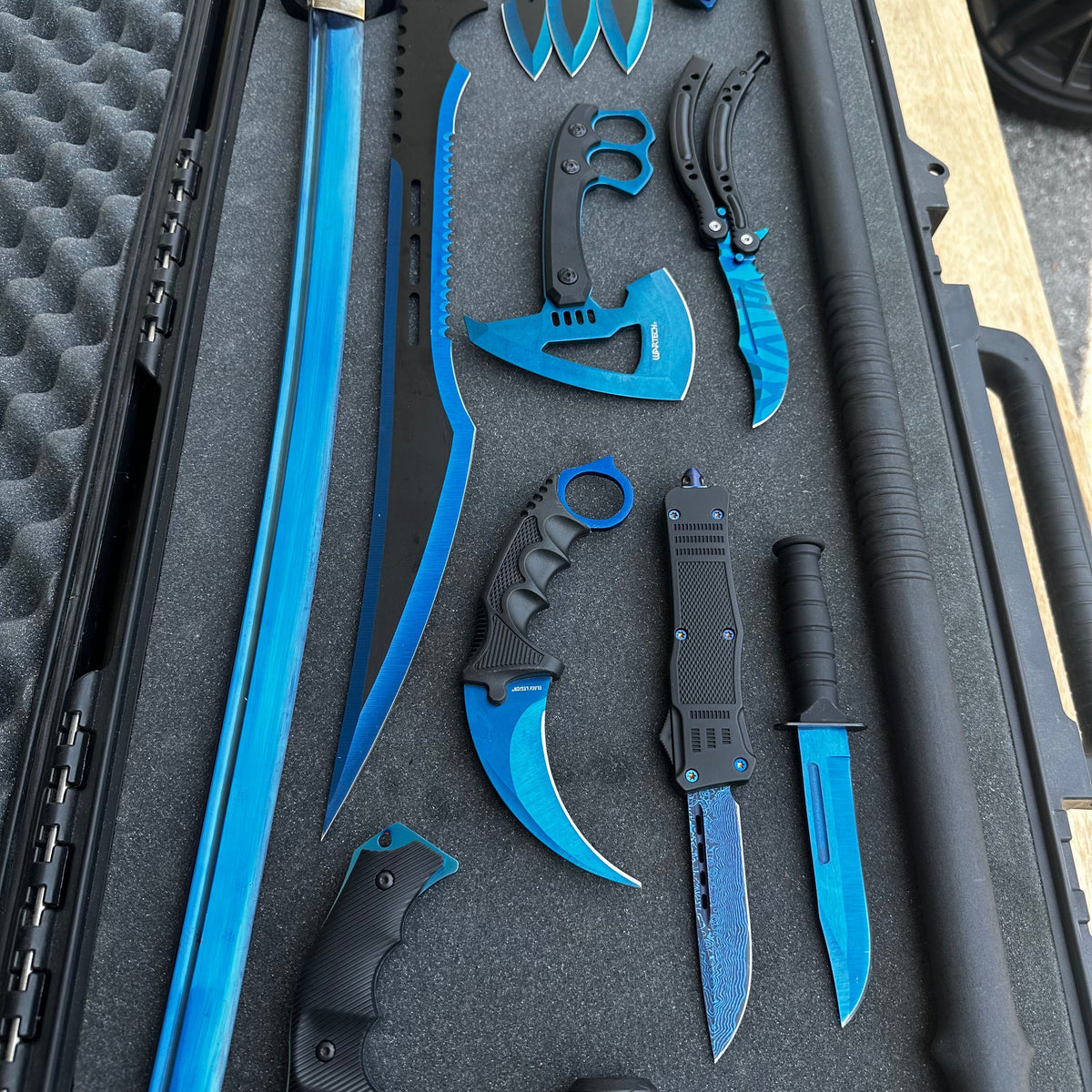Blue Sub Zero Pyro Blue Sub Zero 16 Piece Mega Tactical Knife Set | Blade City