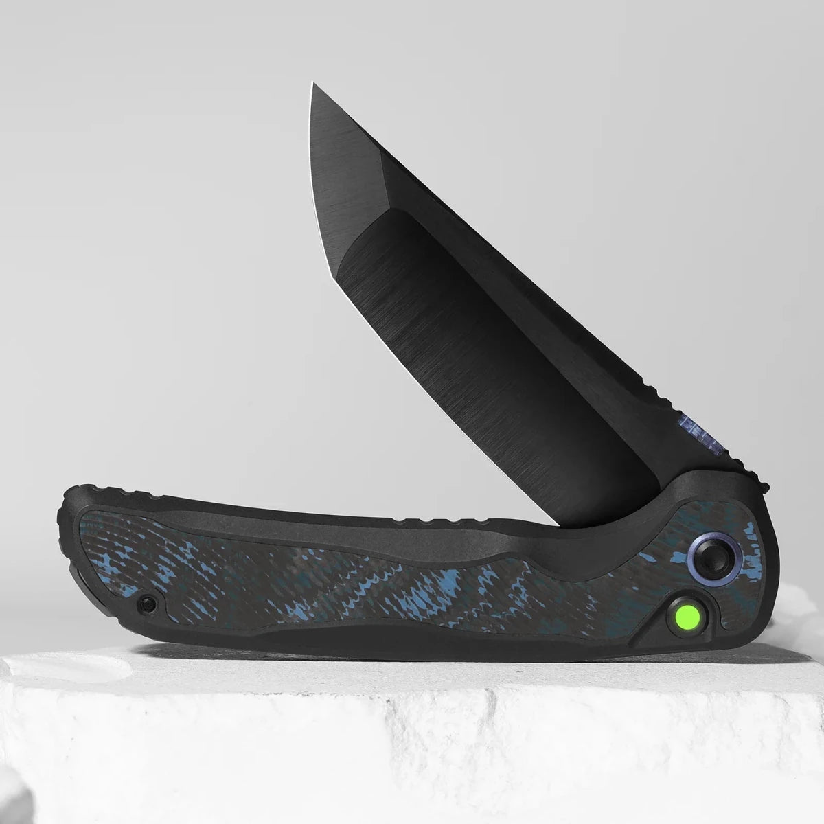 KizerX Mithril FK08A2 – M390 Tanto Blade, DLC Titanium & Fat Carbon KineticFit Button Lock - Blade City