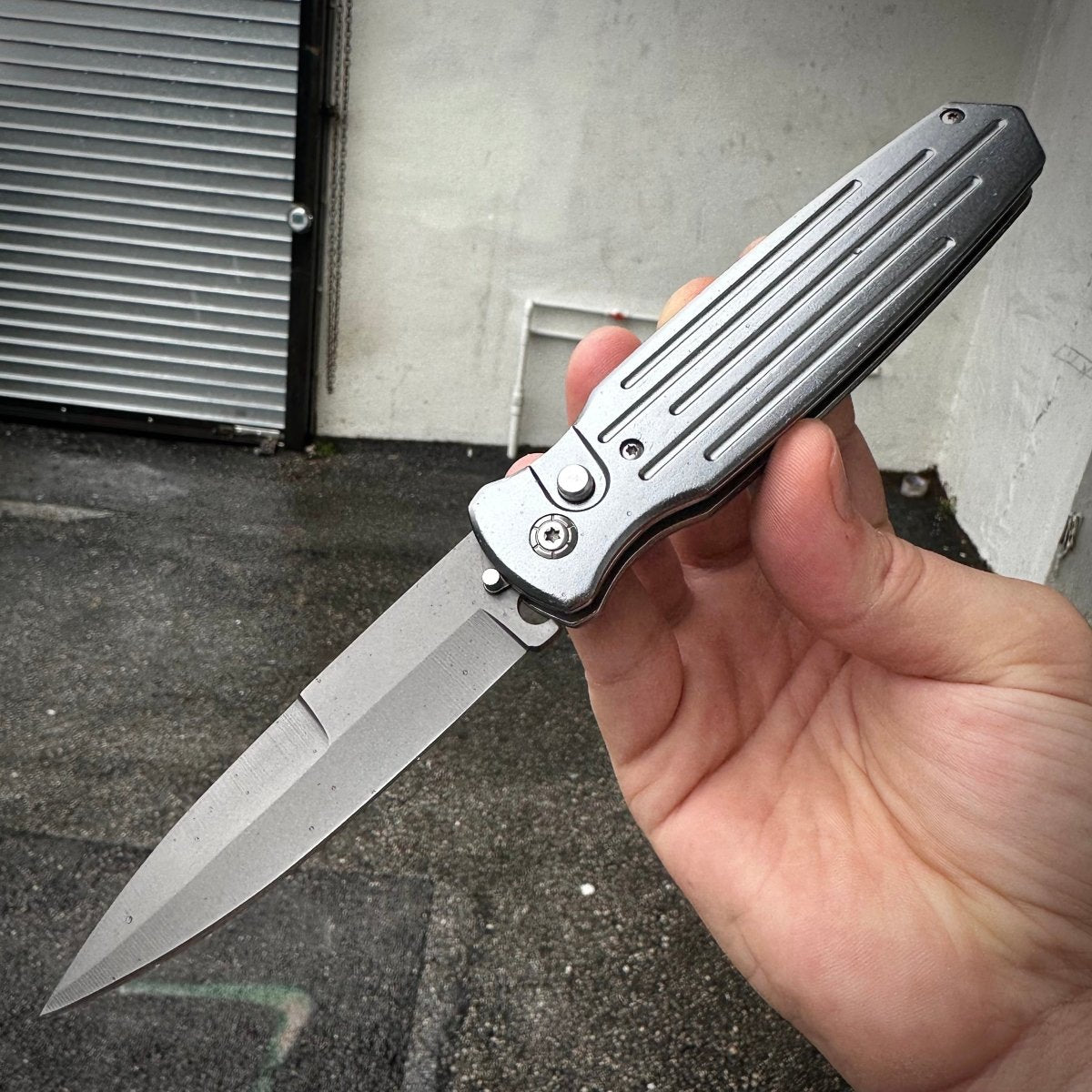 Button Springblade | Blade City